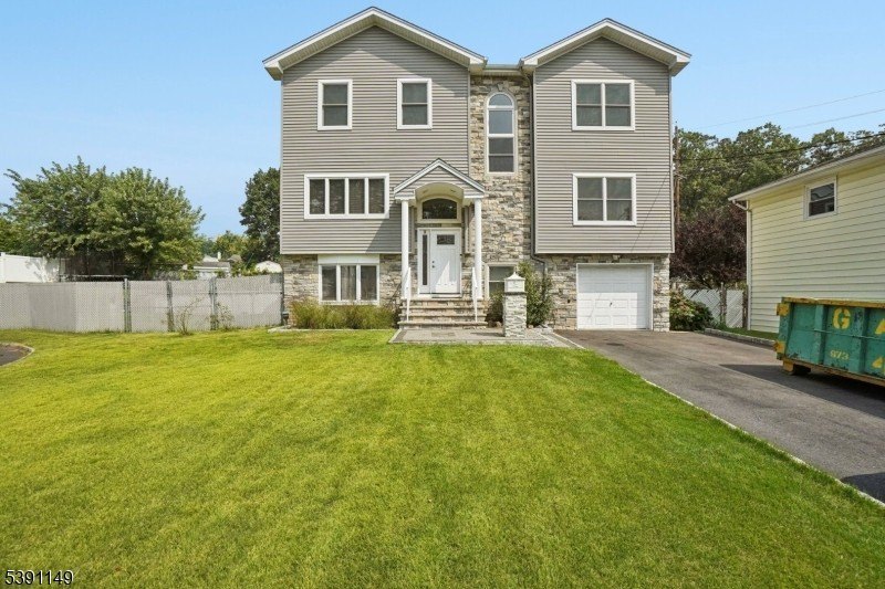 Currently Displayed Property Photo