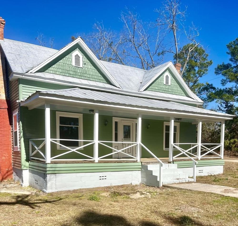 Currently Displayed Property Photo
