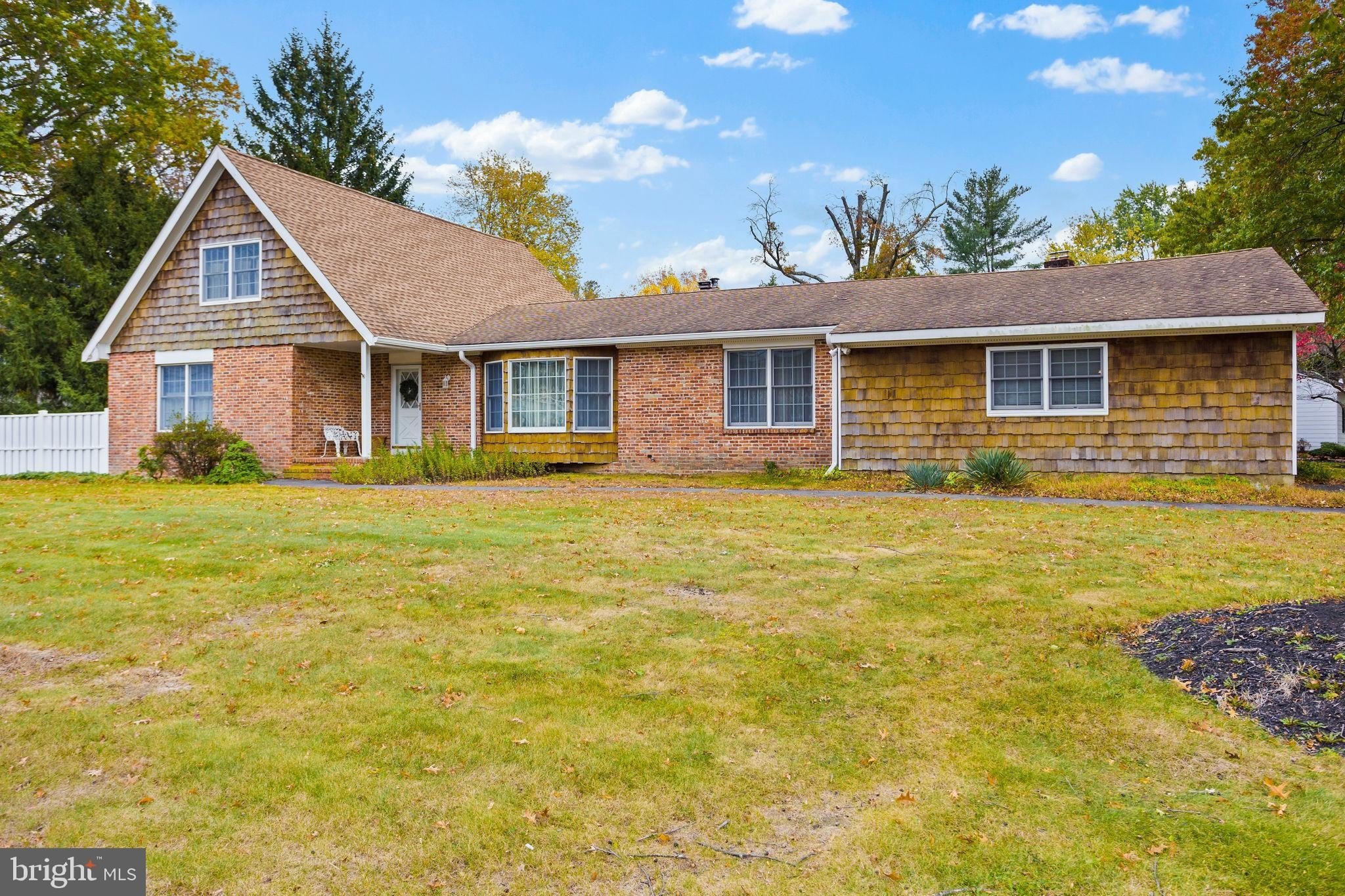 Currently Displayed Property Photo