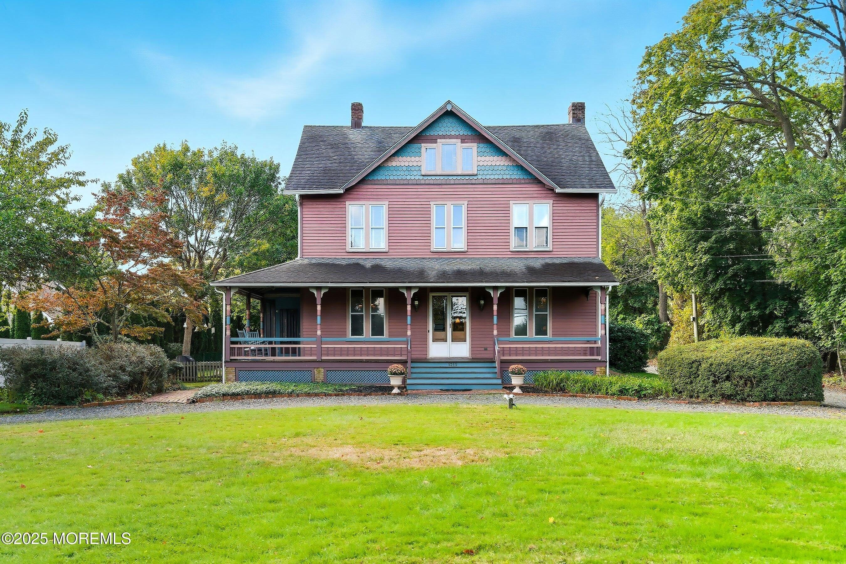 Currently Displayed Property Photo