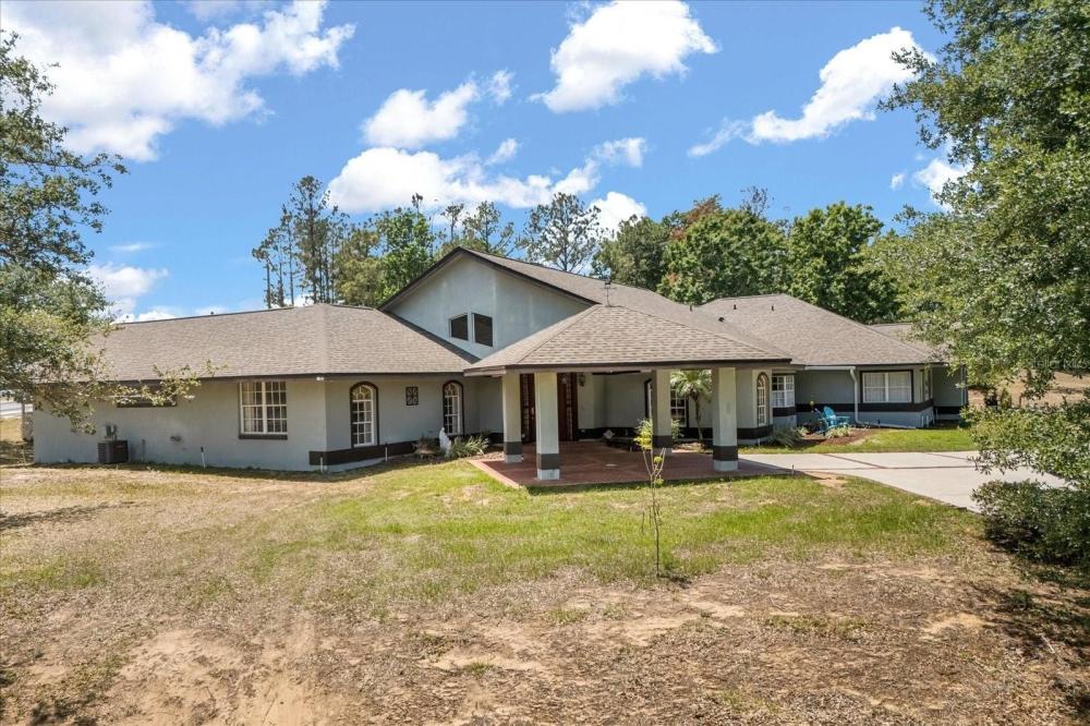 Currently Displayed Property Photo