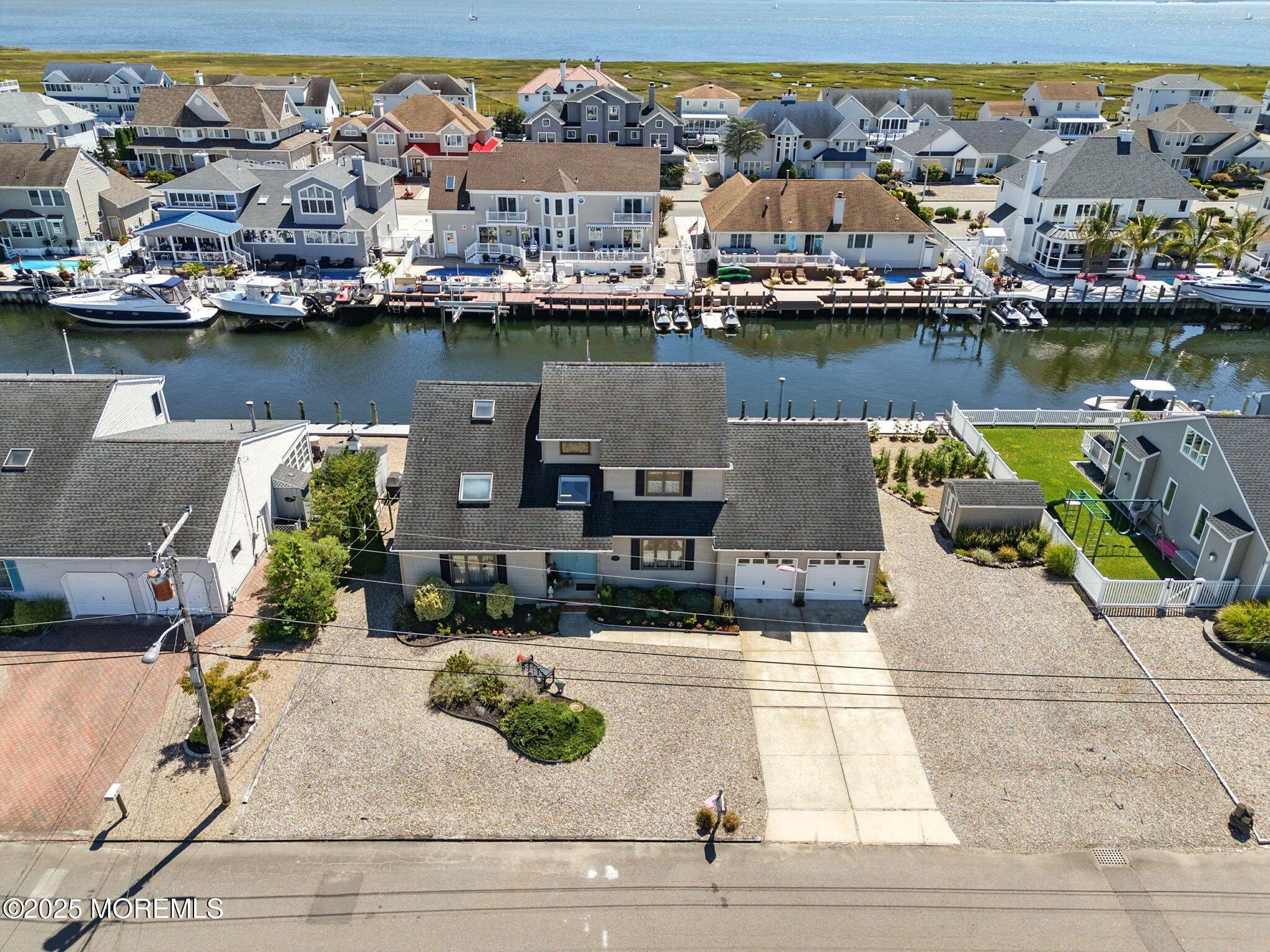 Currently Displayed Property Photo