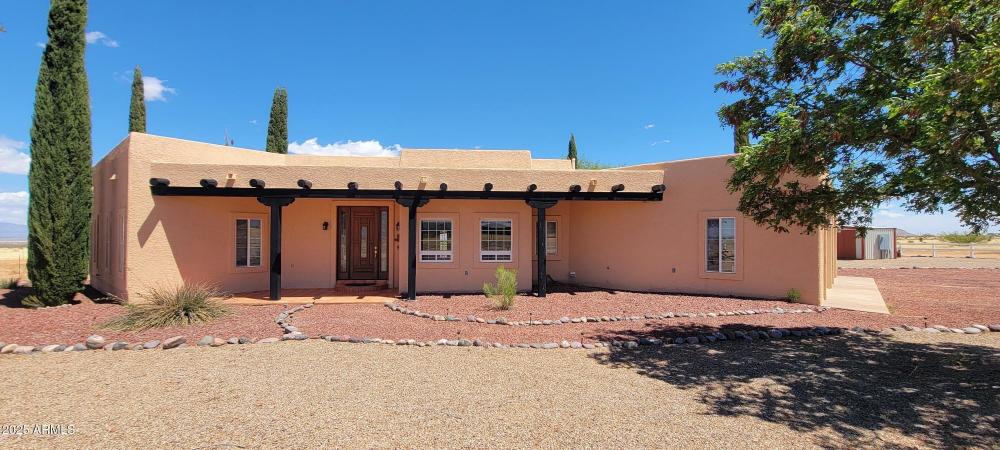 Currently Displayed Property Photo