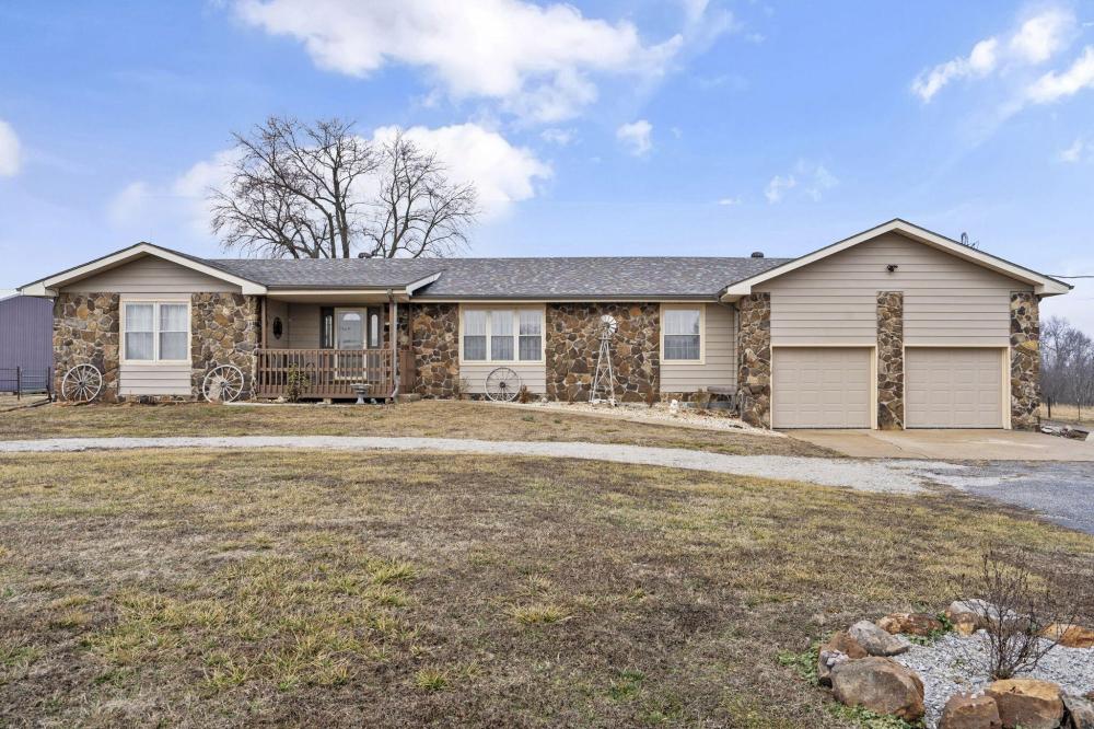 Currently Displayed Property Photo