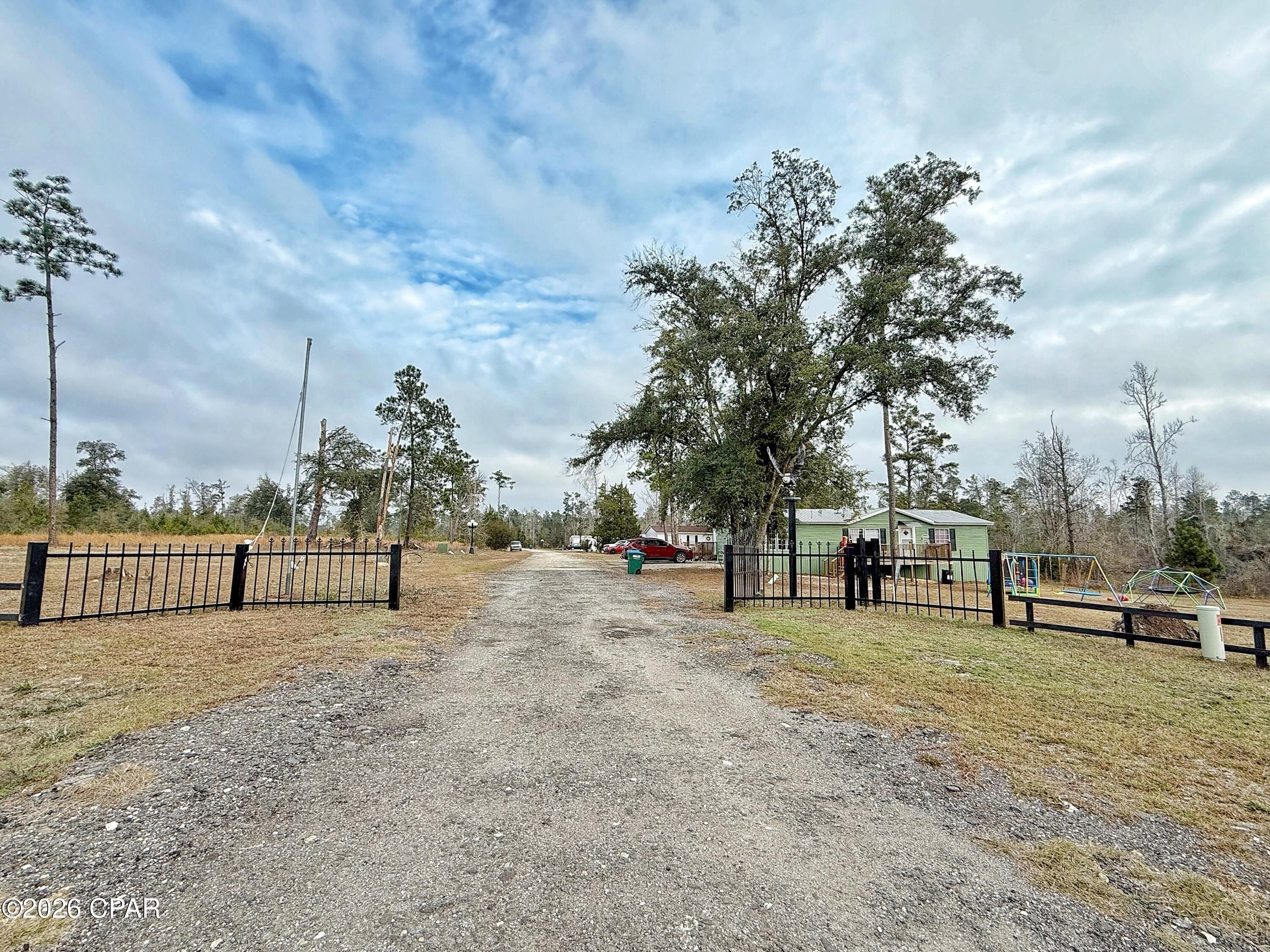 Currently Displayed Property Photo