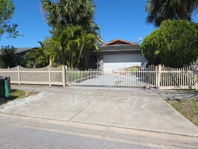 Currently Displayed Property Photo