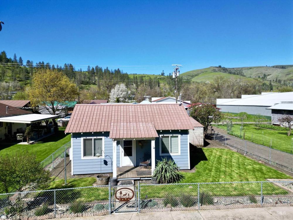 Currently Displayed Property Photo