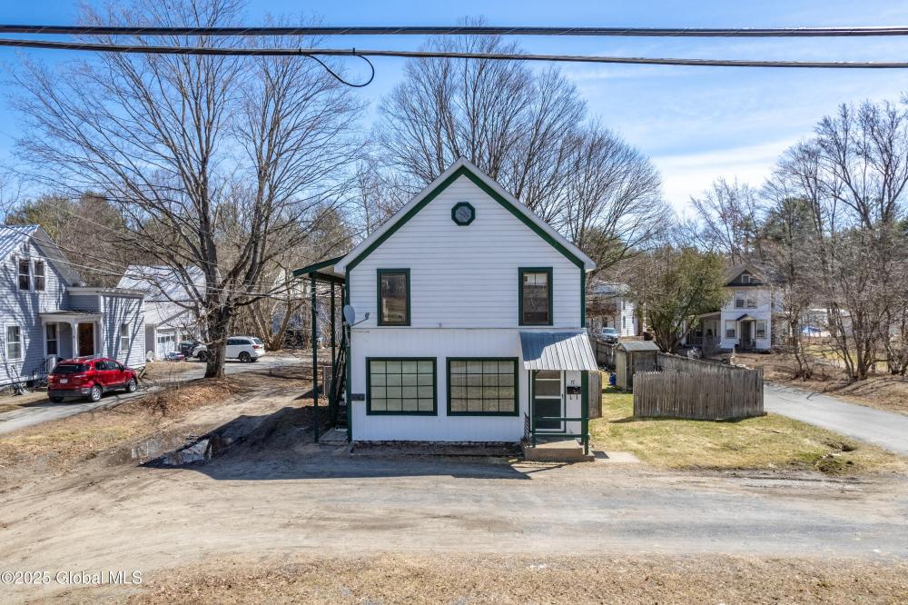 Currently Displayed Property Photo