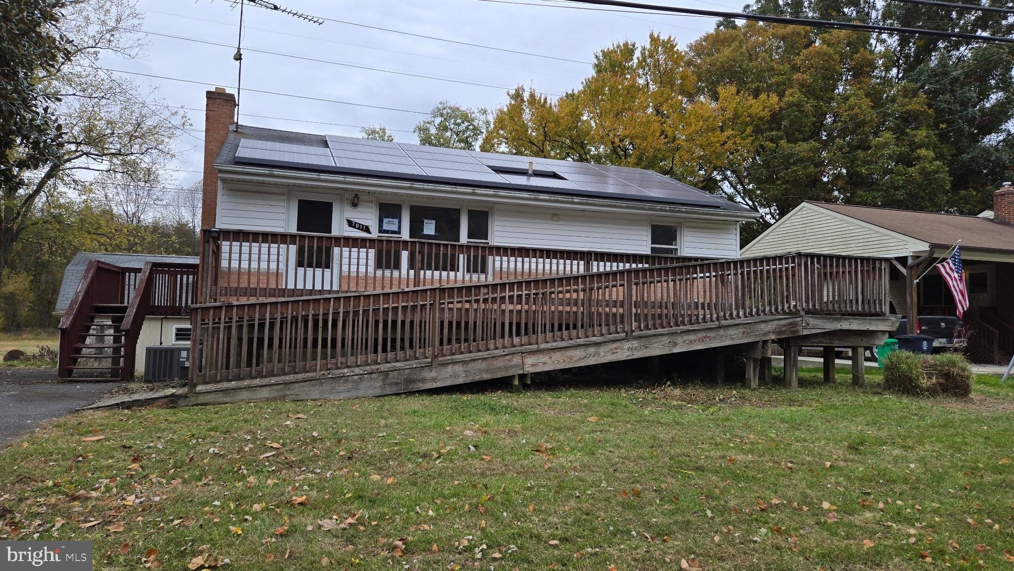 Currently Displayed Property Photo