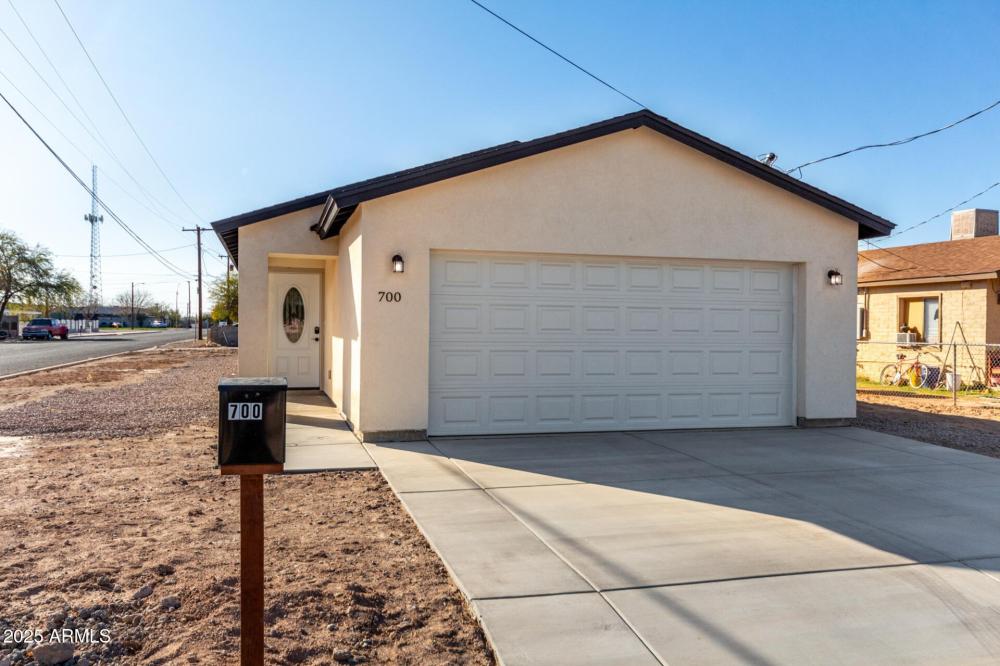 Currently Displayed Property Photo