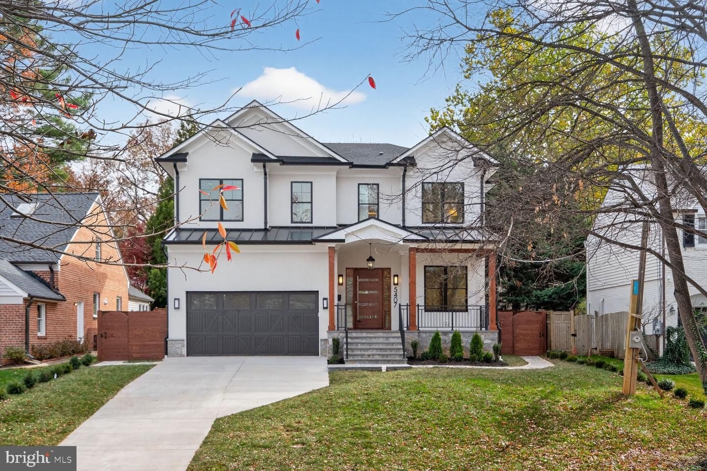 Currently Displayed Property Photo