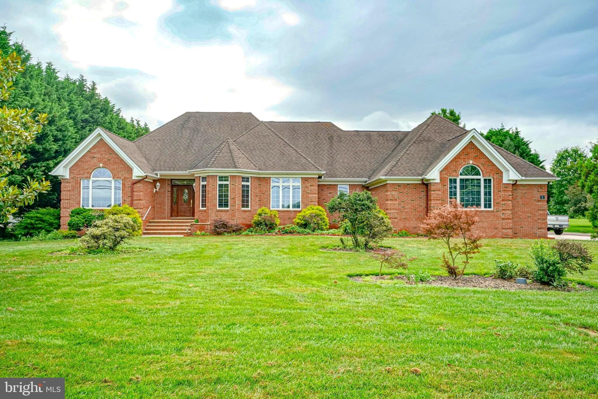 Currently Displayed Property Photo