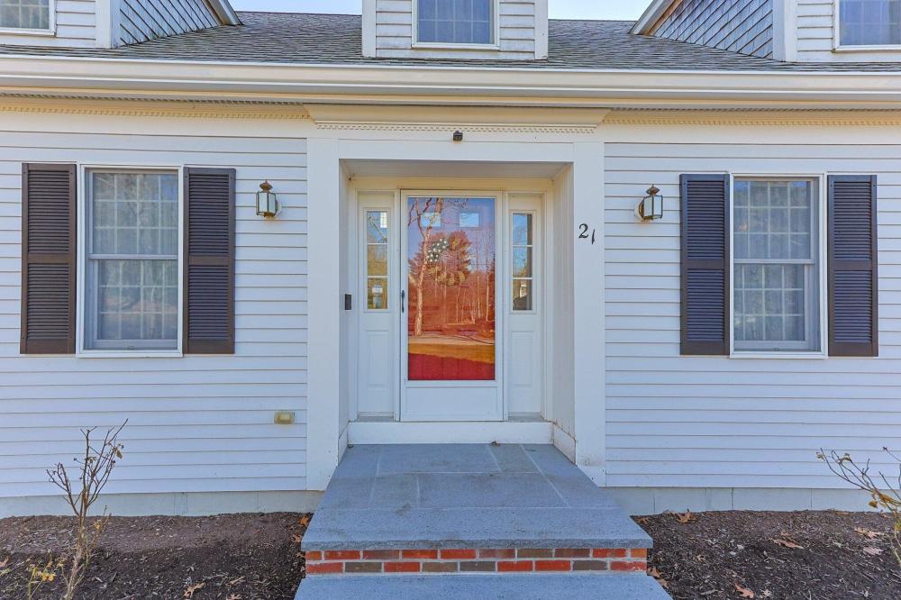 Currently Displayed Property Photo