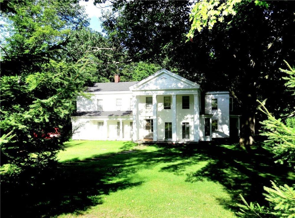 Currently Displayed Property Photo