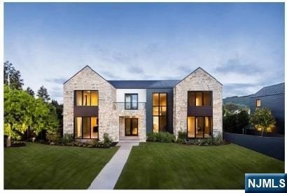 Currently Displayed Property Photo