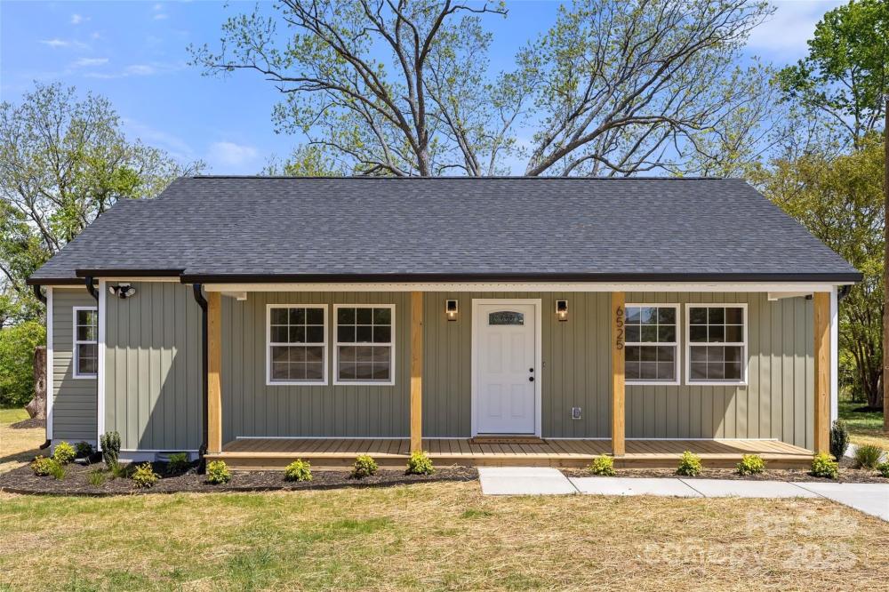 Currently Displayed Property Photo