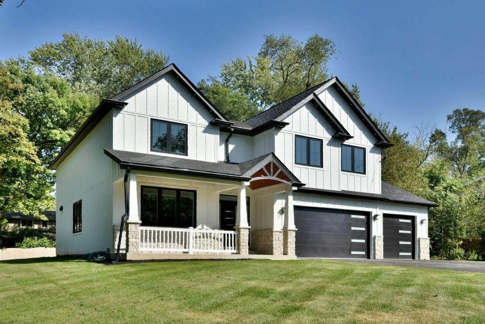 Currently Displayed Property Photo