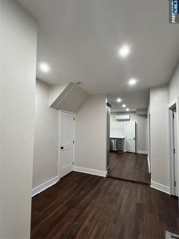 Currently Displayed Property Photo