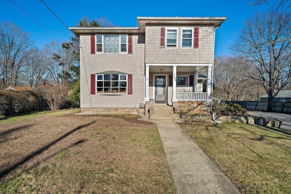 Currently Displayed Property Photo