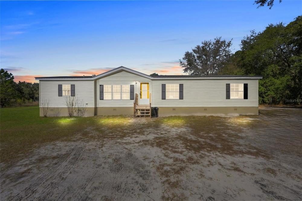 Currently Displayed Property Photo