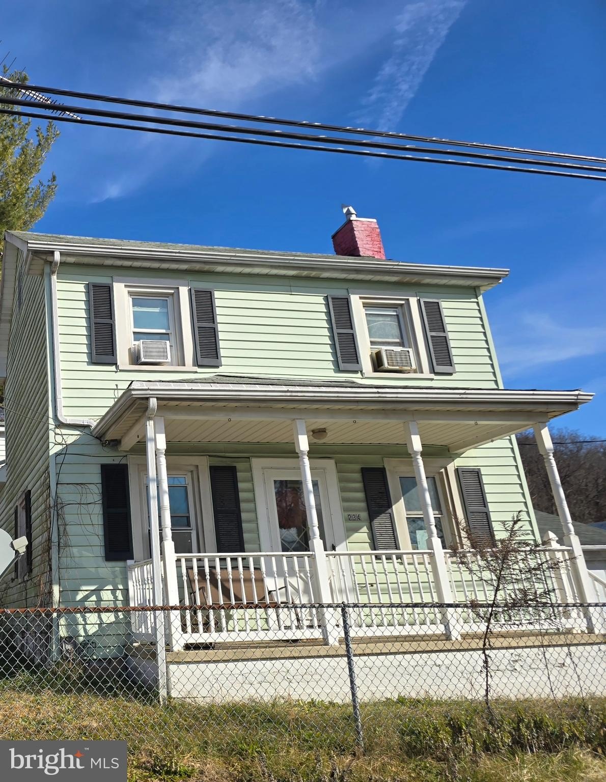 Currently Displayed Property Photo