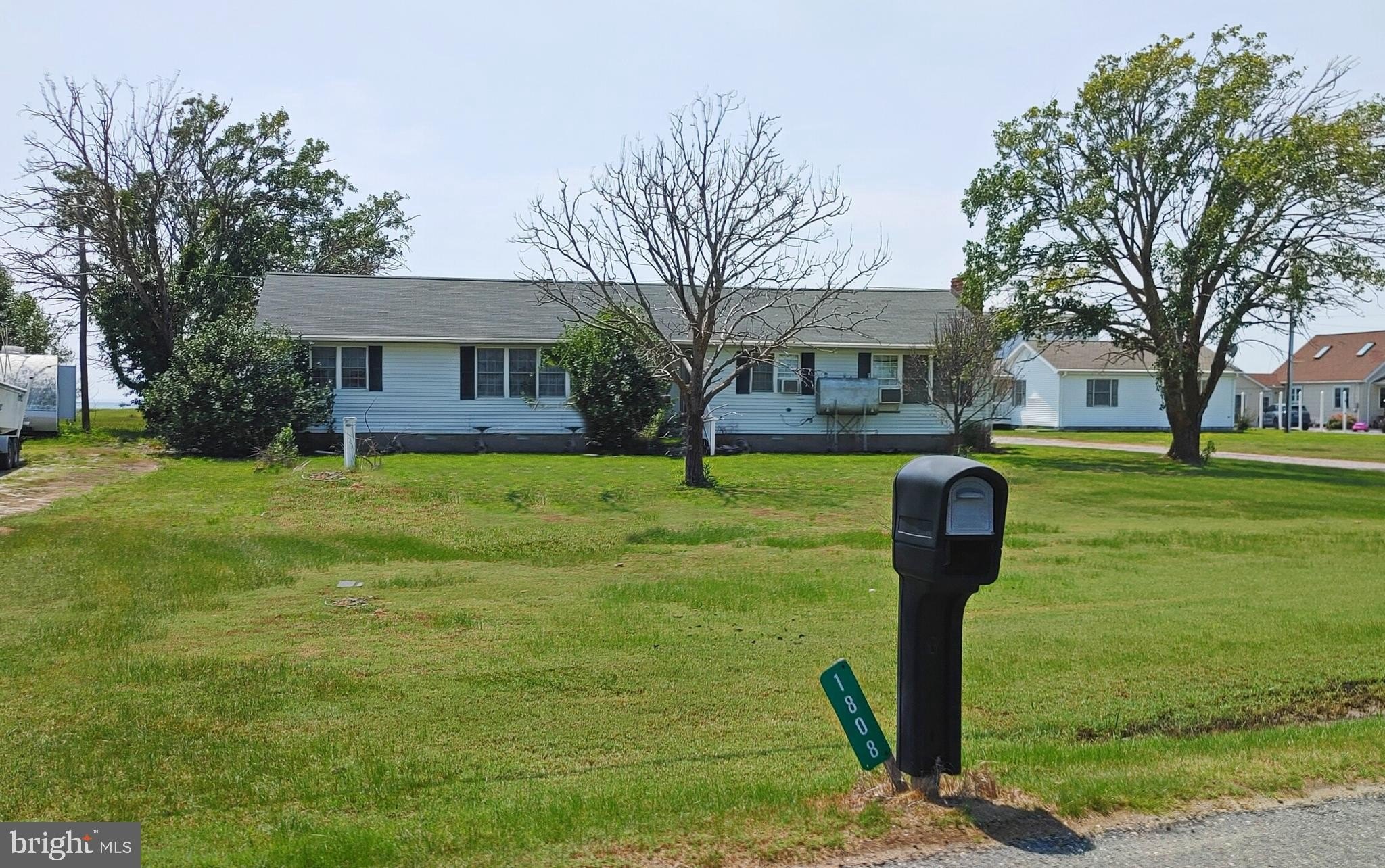 Currently Displayed Property Photo