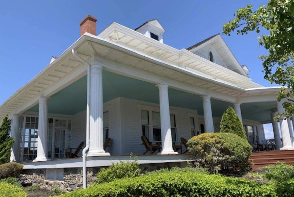 Currently Displayed Property Photo