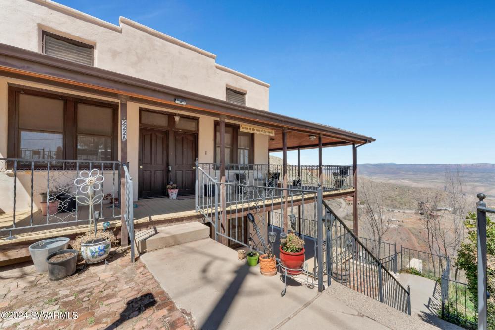 Currently Displayed Property Photo