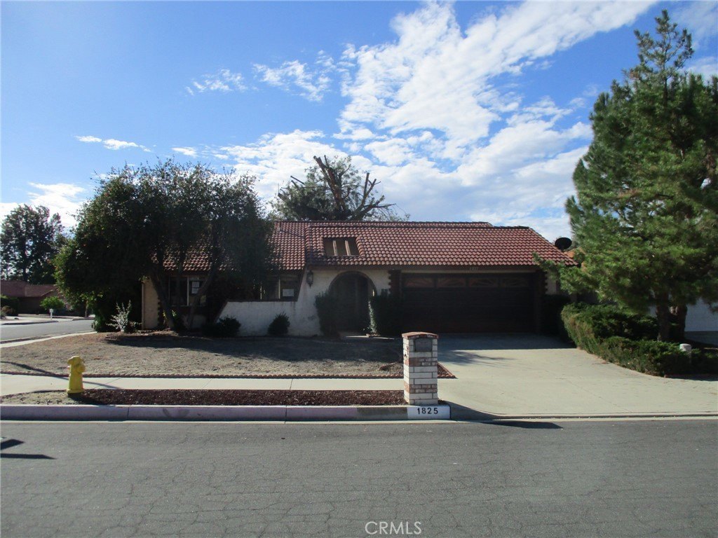 Currently Displayed Property Photo