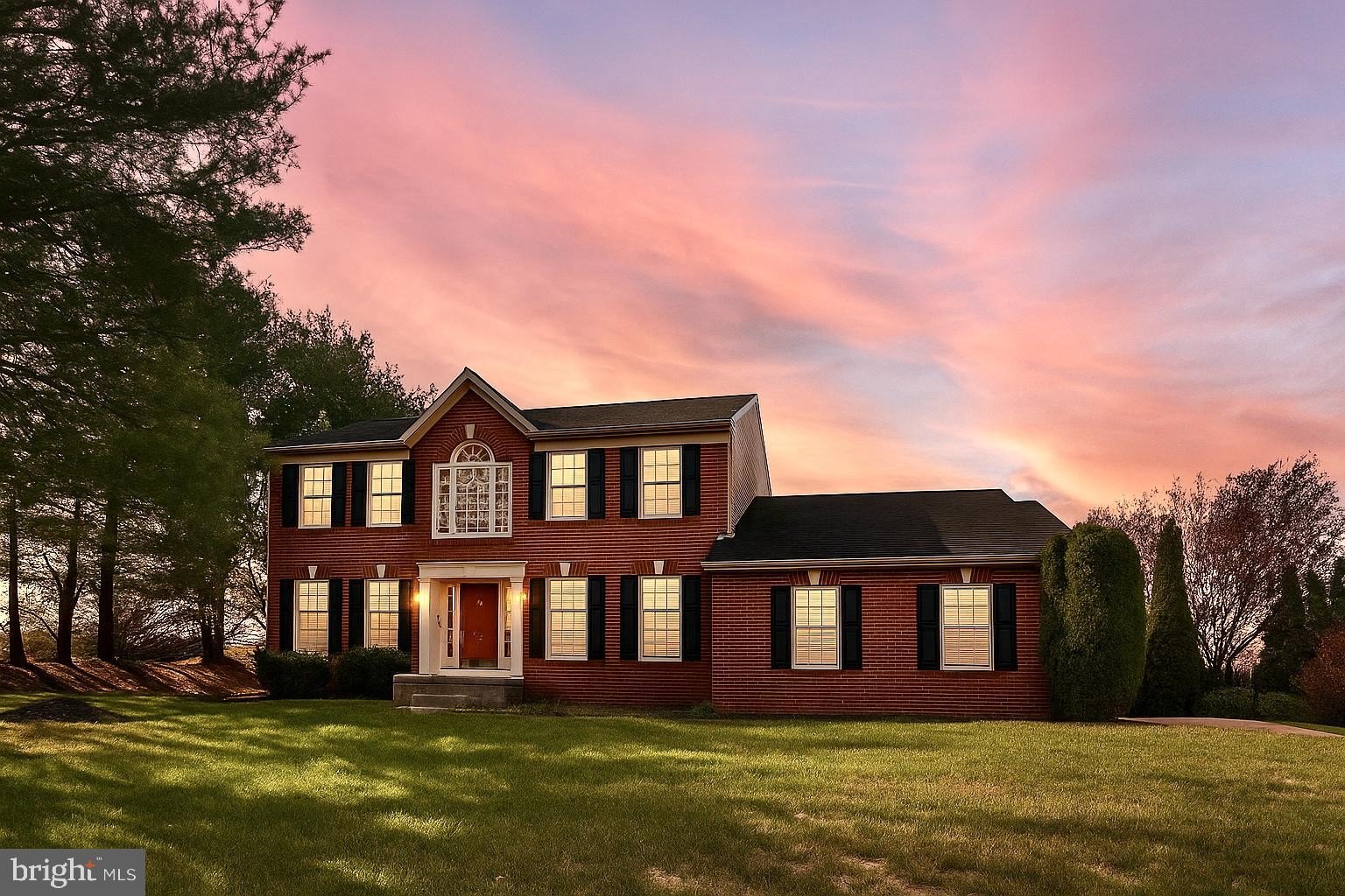 Currently Displayed Property Photo