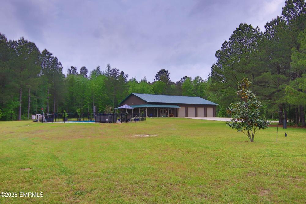 Currently Displayed Property Photo