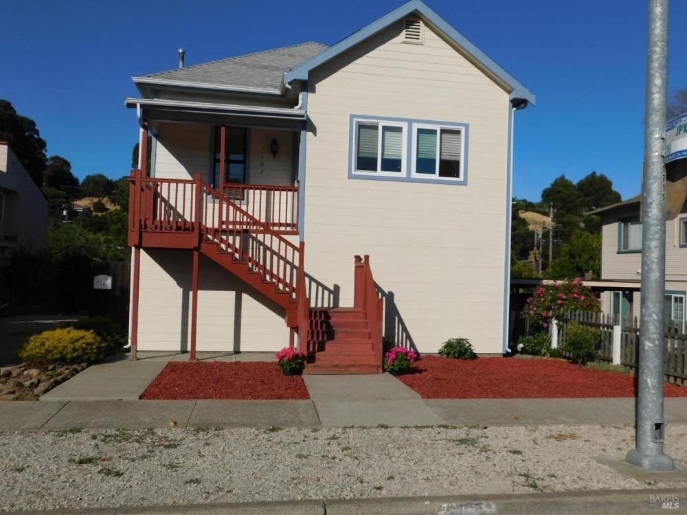 Currently Displayed Property Photo