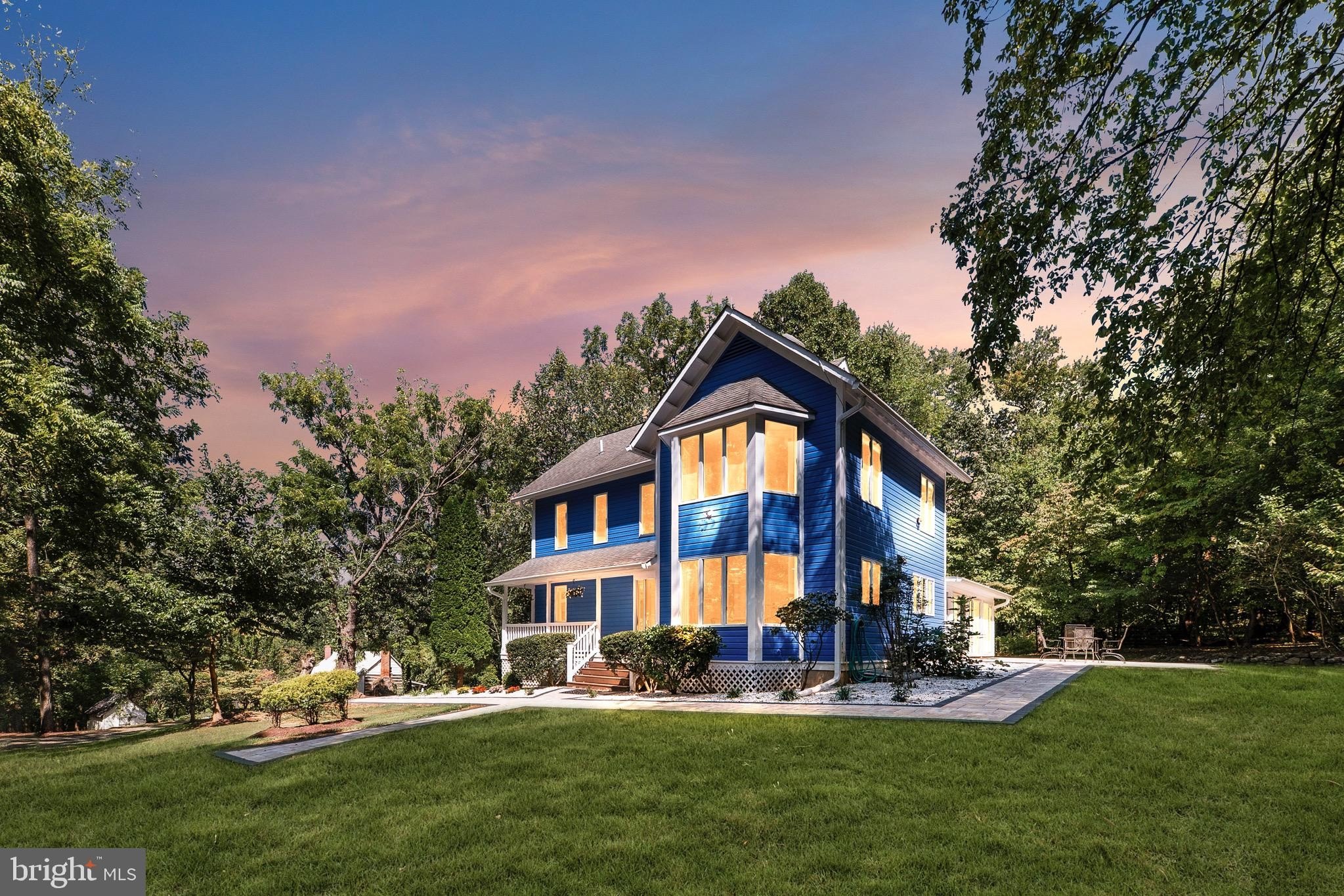 Currently Displayed Property Photo