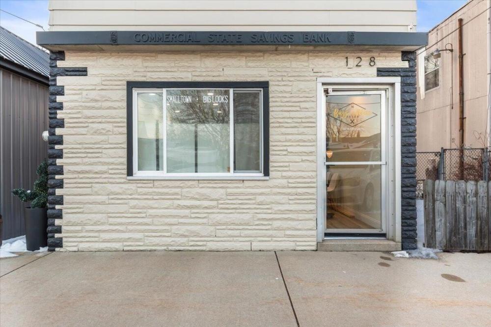 Currently Displayed Property Photo