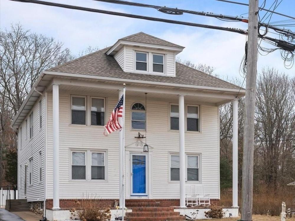 Currently Displayed Property Photo