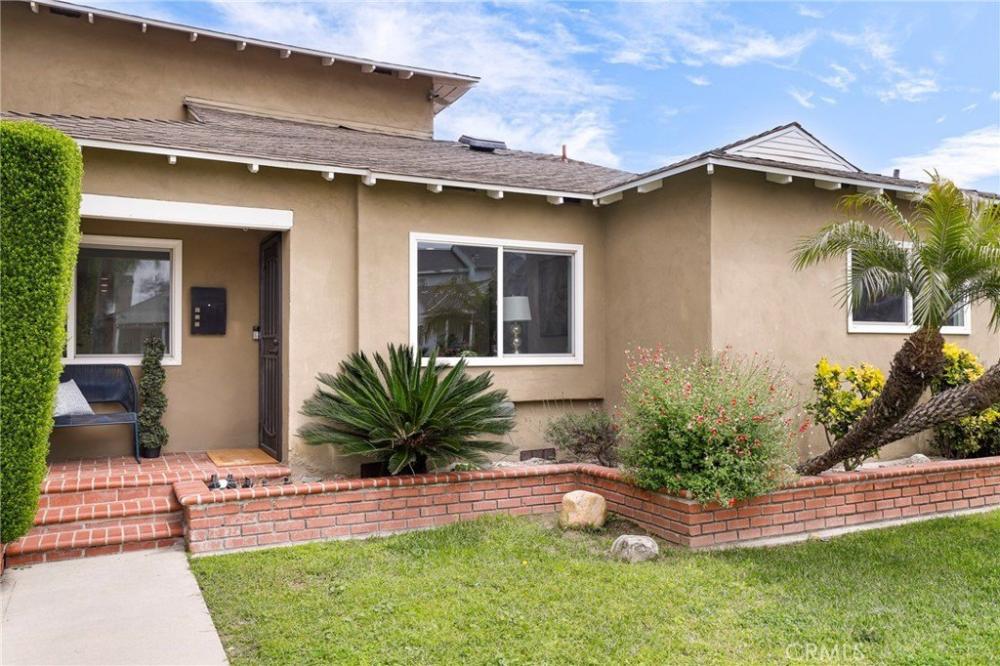 Currently Displayed Property Photo