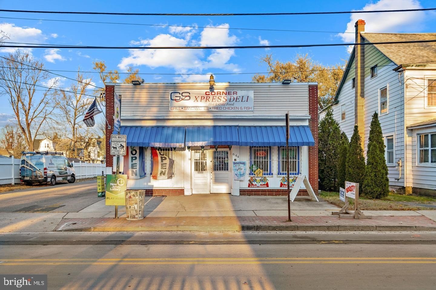 Currently Displayed Property Photo