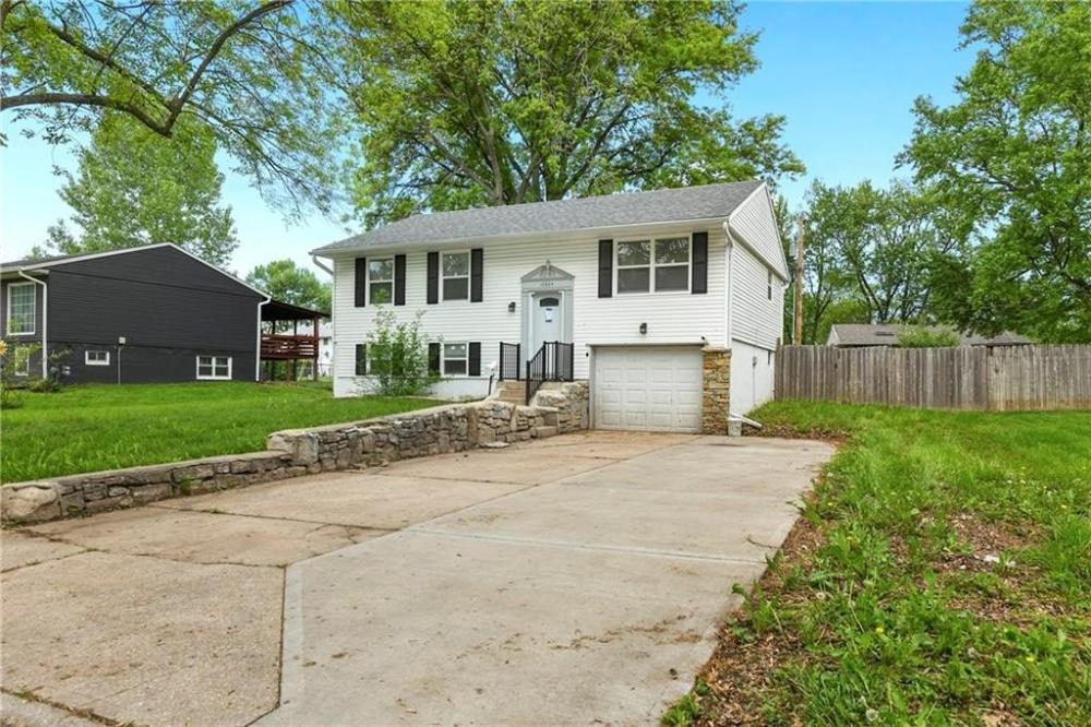 Currently Displayed Property Photo