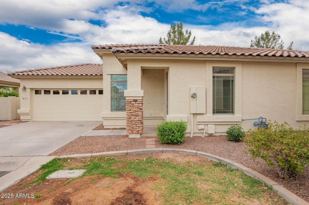 Currently Displayed Property Photo