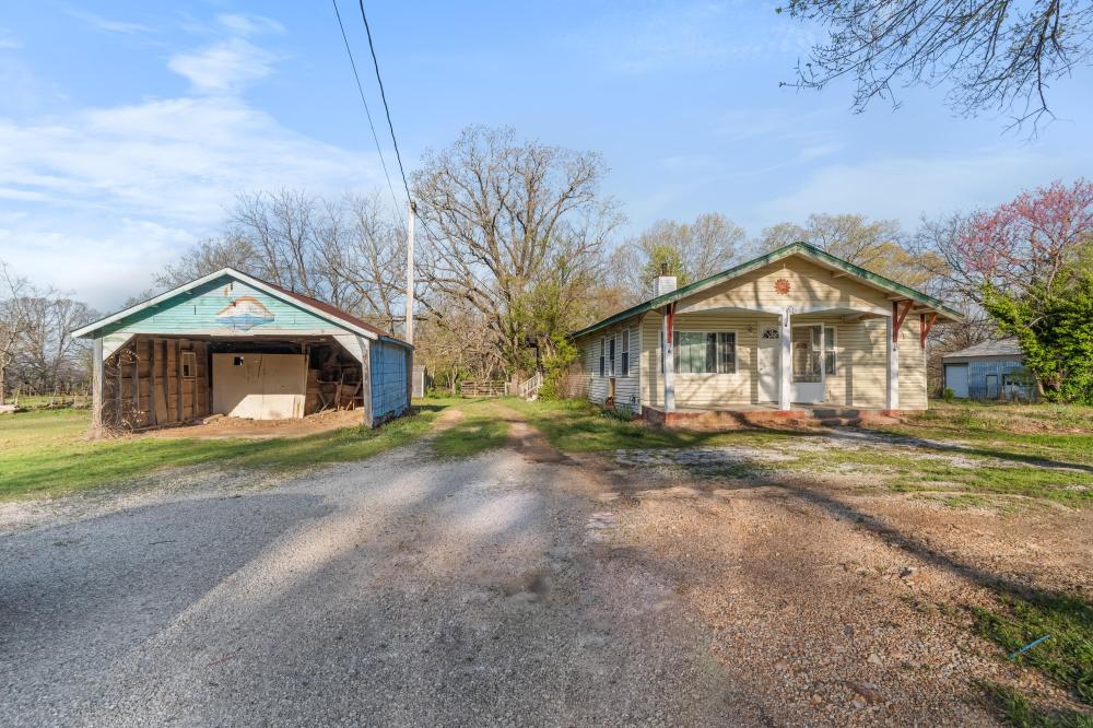 Currently Displayed Property Photo
