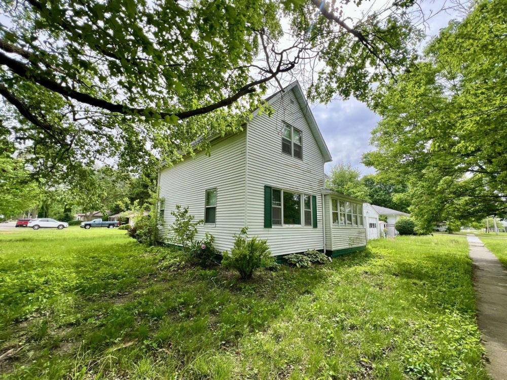 Currently Displayed Property Photo