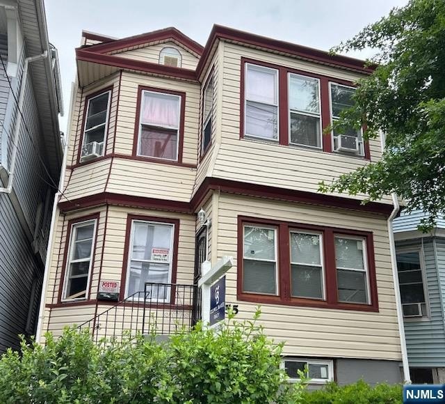 Currently Displayed Property Photo