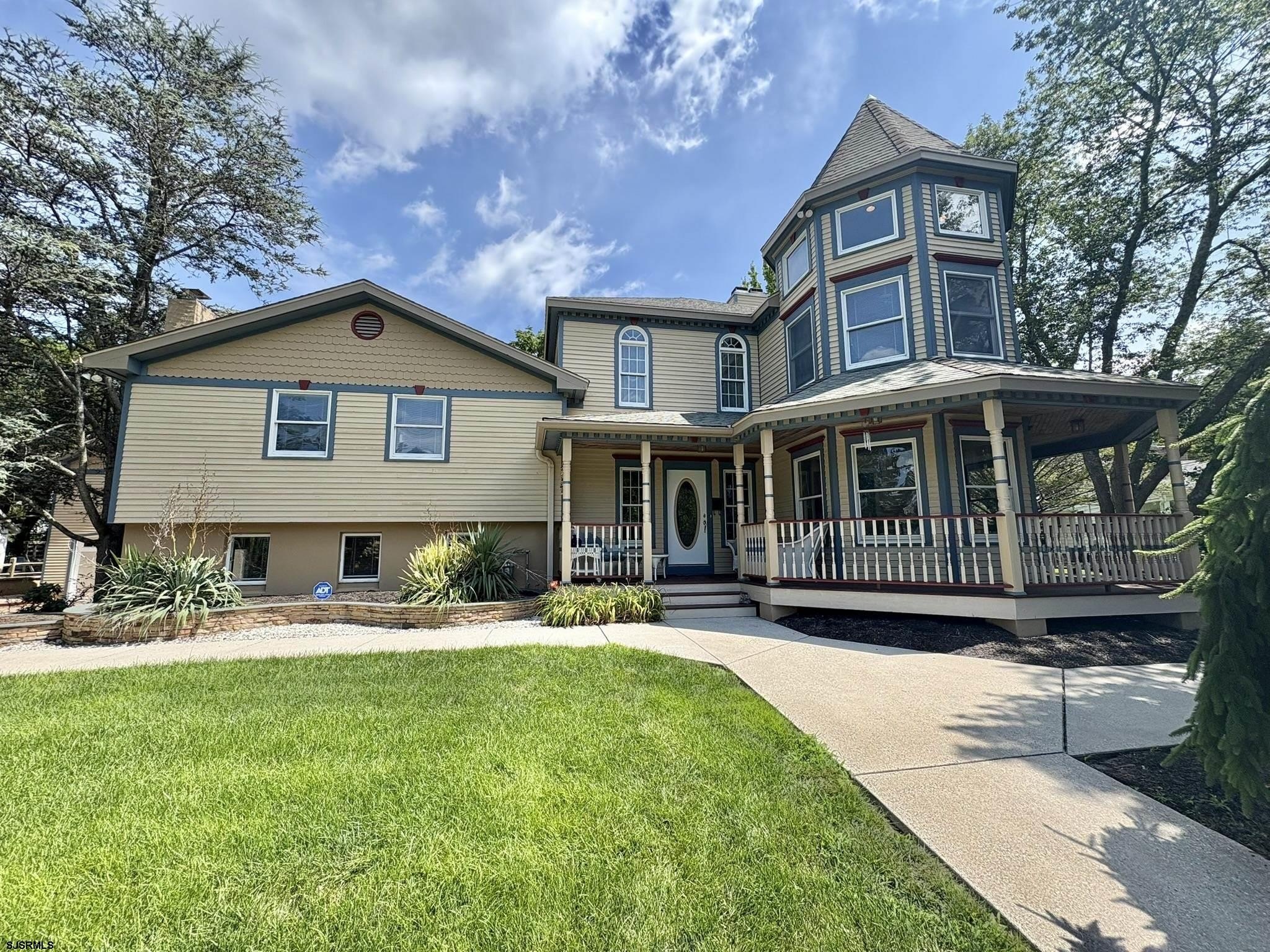 Currently Displayed Property Photo