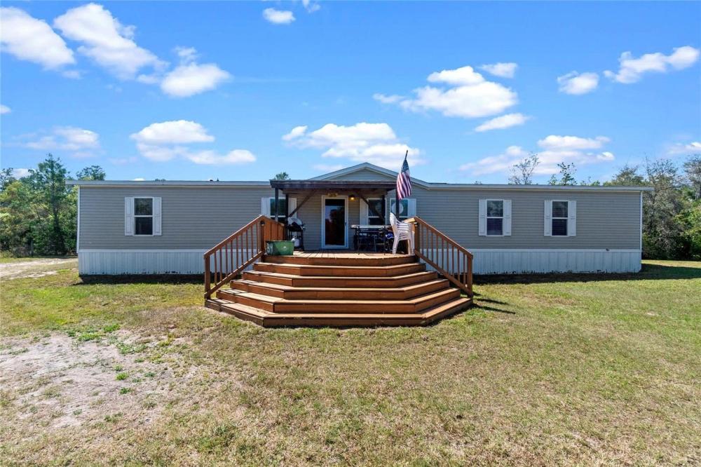 Currently Displayed Property Photo