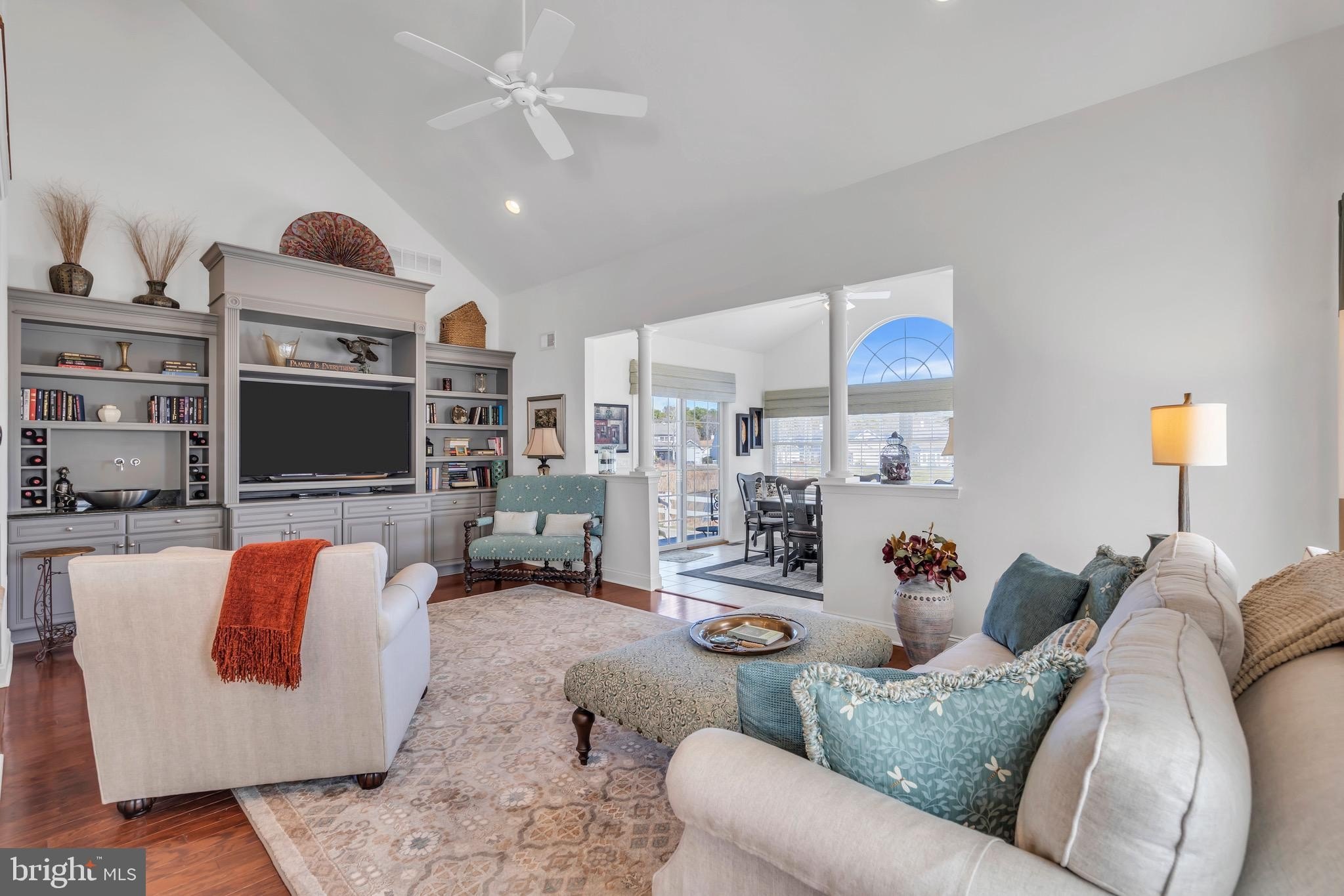 Currently Displayed Property Photo