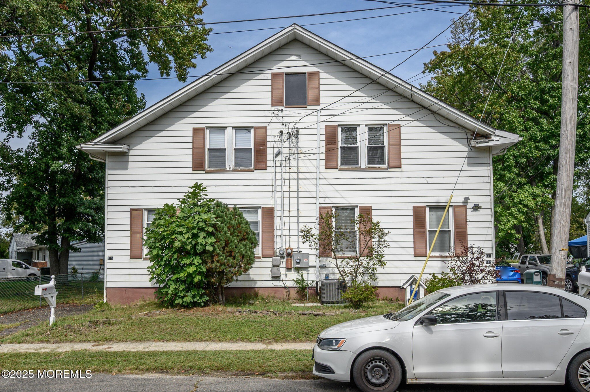 Currently Displayed Property Photo