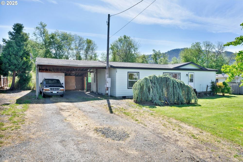 Currently Displayed Property Photo