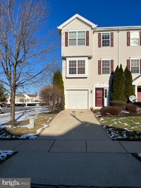 Currently Displayed Property Photo