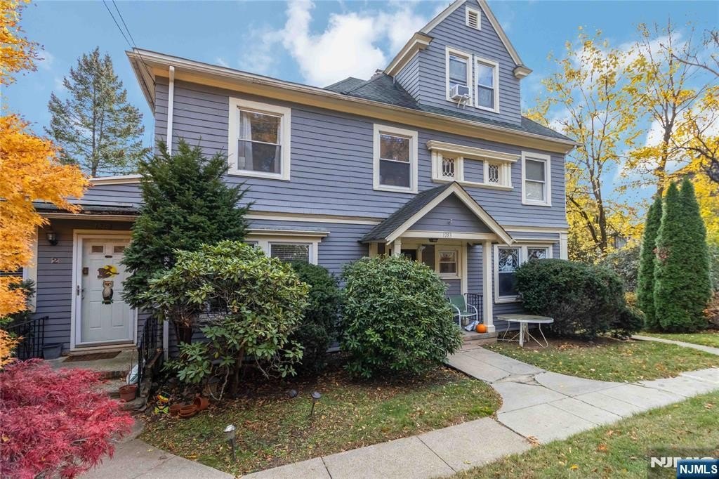 Currently Displayed Property Photo