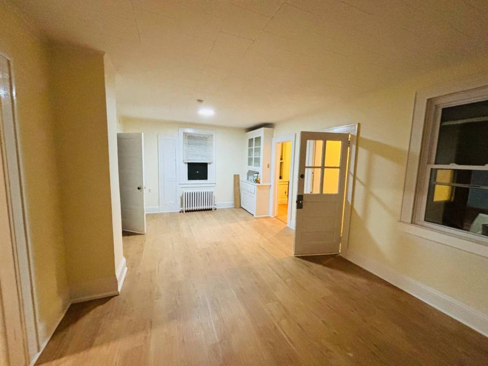Currently Displayed Property Photo